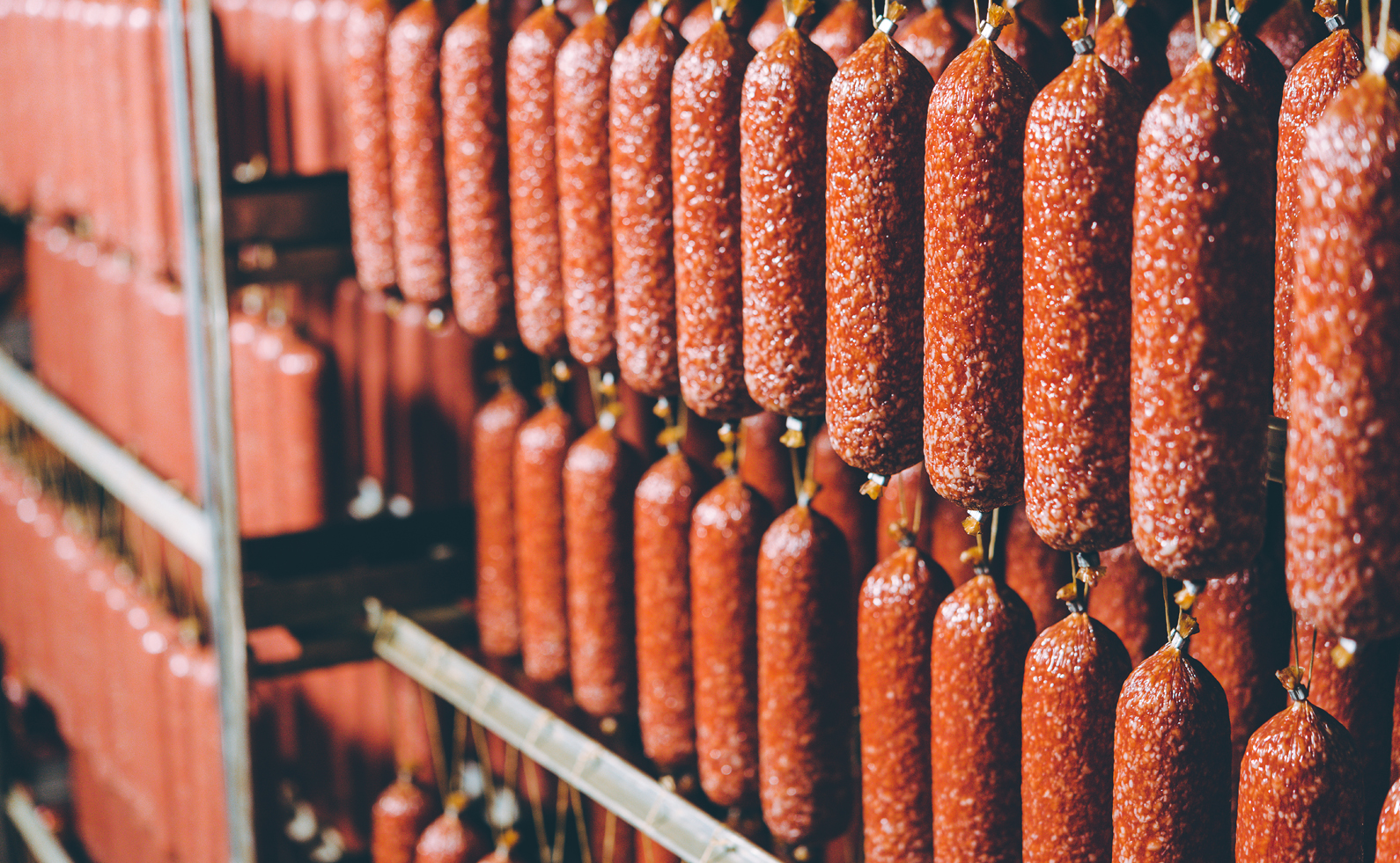  В Костромской области производство колбасных изделий выросло на 16,2%, мясных полуфабрикатов – на 24%